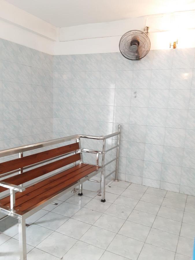 New Central Guesthouse Бангкок Екстер'єр фото