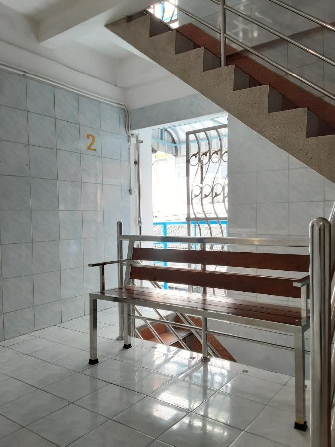 New Central Guesthouse Бангкок Екстер'єр фото